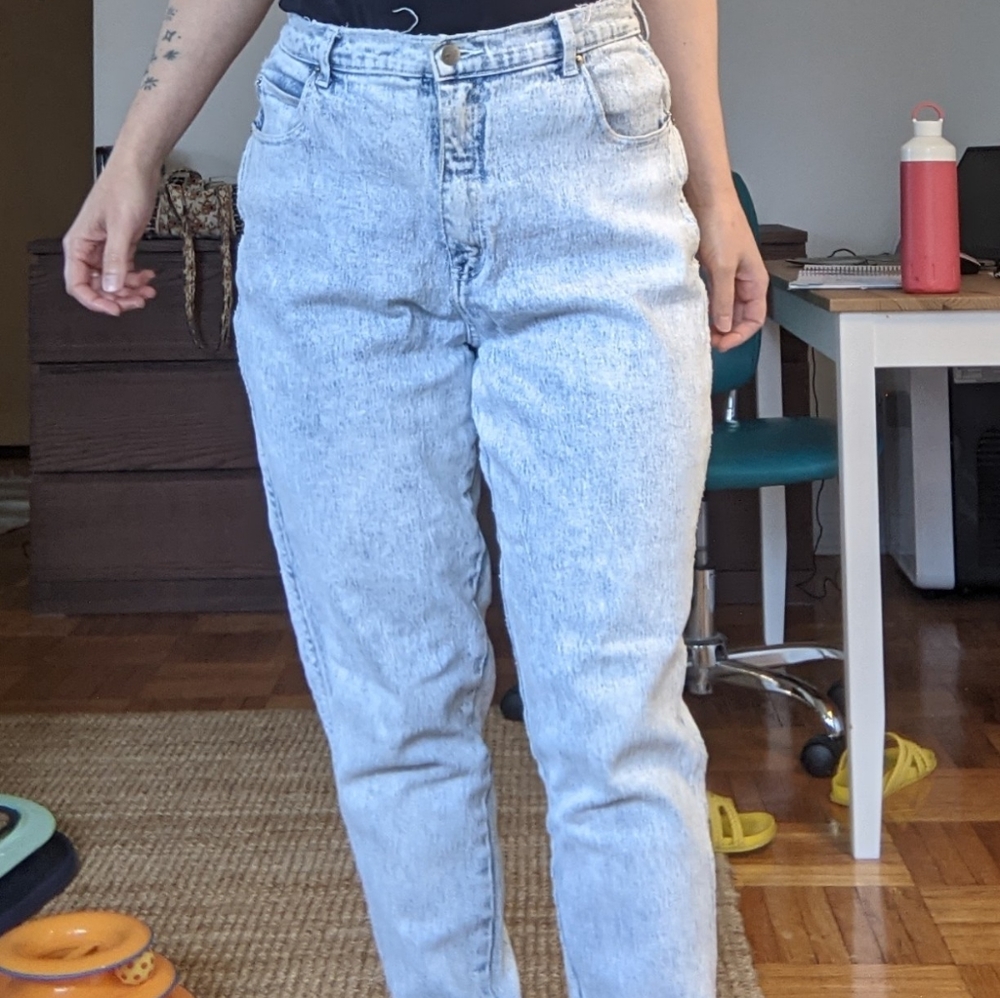 Acid-Washed Mom Jeans, Size 30 US